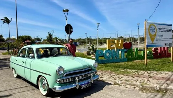 Expedição com carros antigos atravessa quatro países e termina em Curitiba