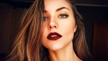 Maquiagem maximalista de 2016 está voltando com força total (Imagem: Vlas Telino studio | Shutterstock)