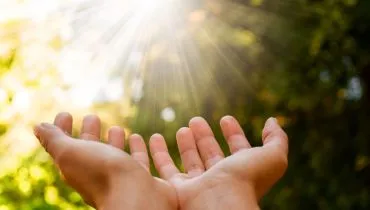 Os Salmos são grandes aliados para ajudar a atrair dinheiro (Imagem: Marija Jokic | Shutterstock)