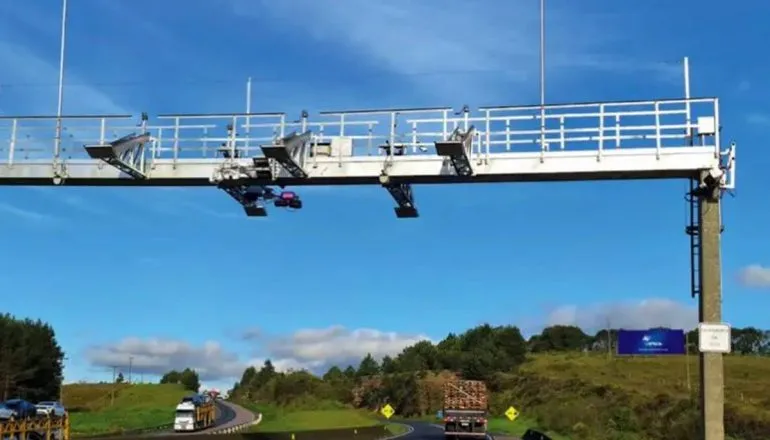 Multas de pedágio Free Flow são suspensas na BR-277 e BR-369, no PR. Como regularizar?