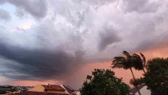 Frente fria chega ao PR nesta quinta (12): Veja a previsão do tempo para Curitiba