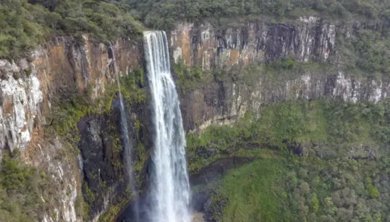 Descubra a “Terra das Cachoeiras Gigantes”, refúgio de natureza no Paraná