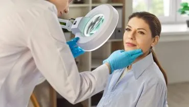 Cuidar da pele também é cuidar da saúde do corpo inteiro (Imagem: Studio Romantic | Shutterstock)