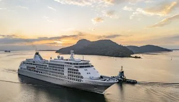 Navio de cruzeiros traz turistas da América do Norte e da Europa ao litoral do Paraná