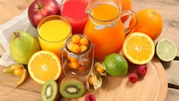 Certos alimentos e nutrientes ajudam a manter a hidratação e evitam a sensação de cansaço e sonolência (Imagem: Lisa A | Shutterstock)