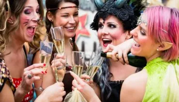 A folia de verão impulsiona a escolha por vinhos leves, refrescantes e mais fáceis de beber (Imagem: Kzenon | Shutterstock)