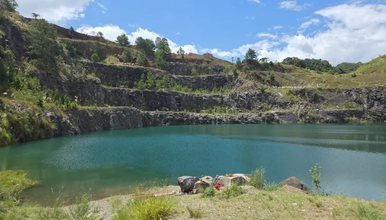 Corpo de jovem desaparecido é encontrado em pedreira de Campo Magro
