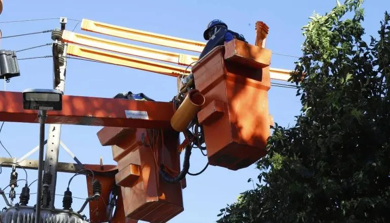 Após privatização da Copel, reclamações por interrupção de energia elétrica disparam 55% no Paraná