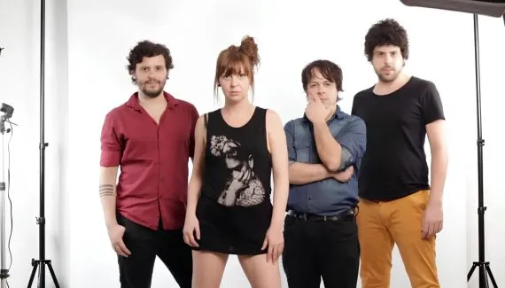 Carnaval rock em Curitiba: versões de Beatles e cena autoral