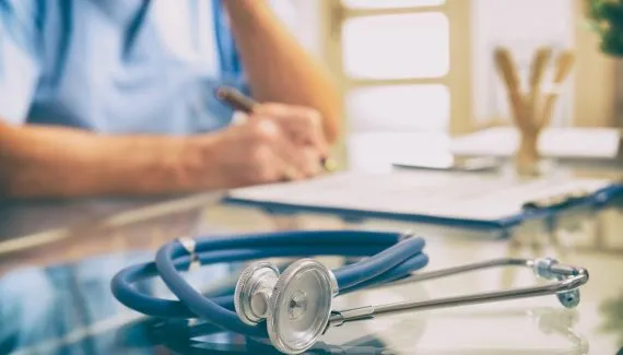 Médico é condenado no Paraná por cobrar taxa ilegal de pacientes do SUS