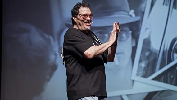 Casagrande estreia monólogo sobre sua vida no Festival de Curitiba