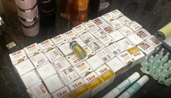 Operação apreende 200 “canetas do Paraguai” em aeroporto do Paraná