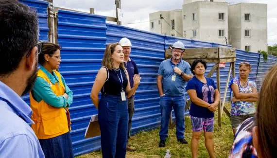 Famílias visitam obras dos Residenciais Alfeneiros em Curitiba
