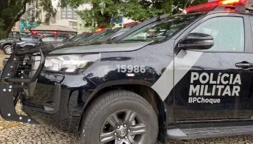 Imagem mostra uma viatura do Choque, da Polícia Militar do Paraná.