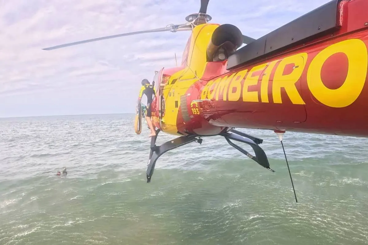 Helicóptero Arcanjo 01 teve problemas ao regatar criança afogada por causa de um drone pirata.