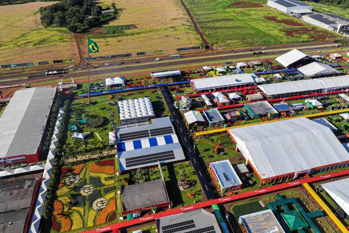 Imagem aérea mostra o Show Rural 2026