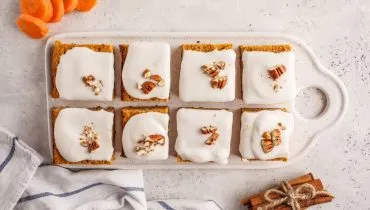 Bolo de cenoura americano (Imagem: Nina Firsova | Shutterstock)