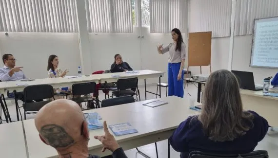 Curitiba retoma encontros gratuitos de conversação em Libras no sábado