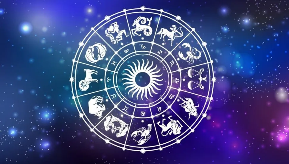 Os amuletos podem fortalecer qualidades pessoais e equilibrar as energias (Imagem: New Africa | Shutterstock)