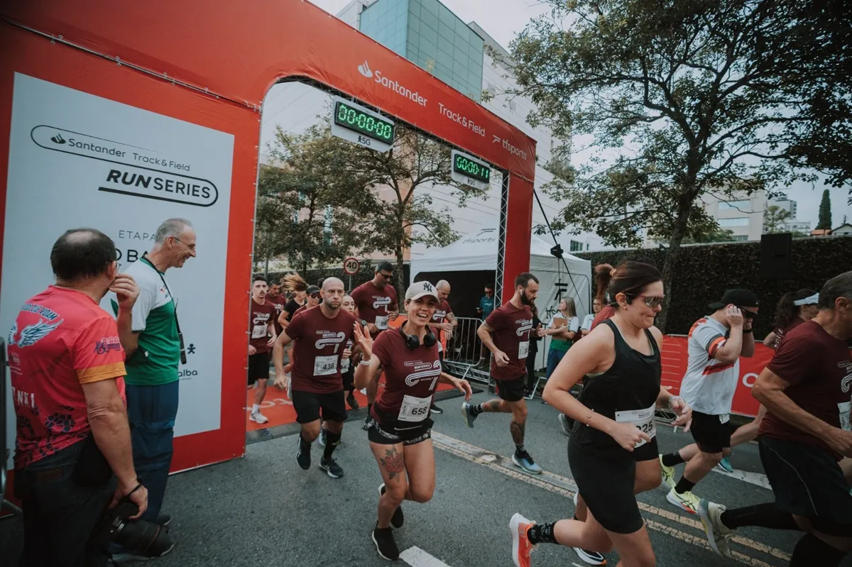 Santander Track&Field Run Series 2026 terá etapa no Pátio Batel