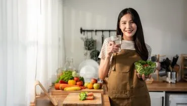 Cuidados simples no preparo e no armazenamento dos alimentos podem evitar contaminações e proteger a saúde (Imagem: Hananeko_Studio | Shutterstock)