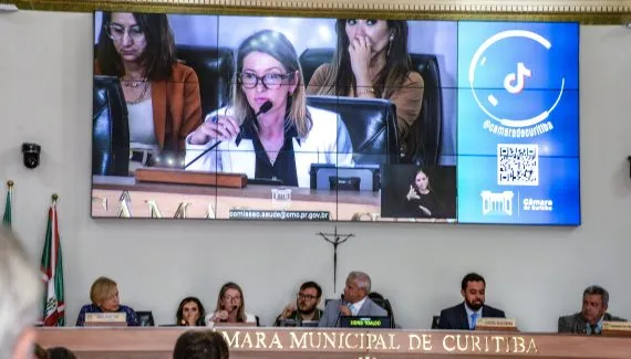 Curitiba investe 21% da receita em Saúde, superando exigência legal