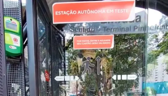 Estação autônoma em Curitiba levanta dúvidas nas redes: 