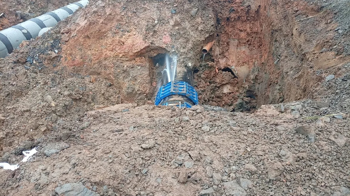 Conserto de adutora na CIC deixa bairros de Curitiba e Campo Largo sem água