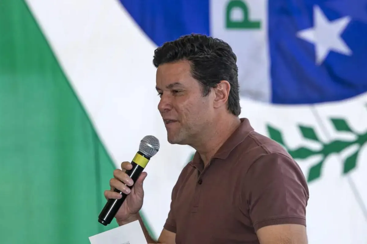 Imagem mostra Guto Silva.