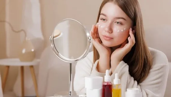 Centella asiática: conheça o ativo calmante que virou símbolo da nova geração K-Beauty