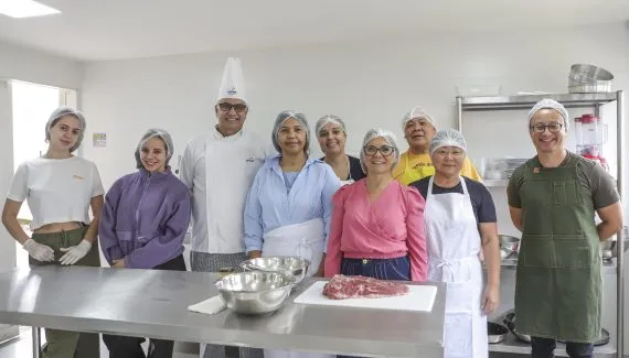 Curso de gastronomia capacita moradores da CIC para mercado de trabalho
