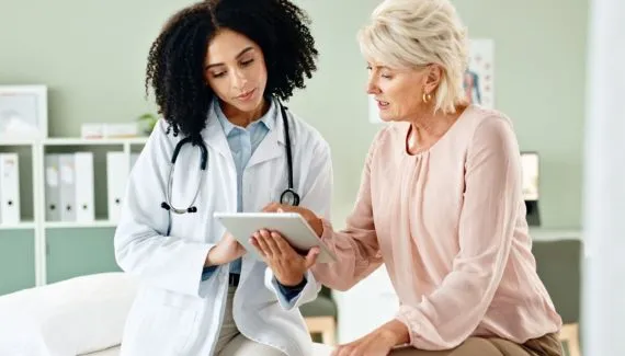 Exames normais e sintomas persistentes: entenda por que não ignorar os sinais após os 40 anos