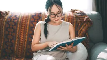 Essa seleção de livros para ler em março apresenta diferentes olhares para os dilemas do cotidiano (Imagem: dodotone| Shutterstock)