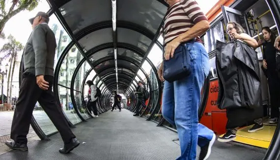 Integração temporal no transporte de Curitiba cresce 23% em 2025