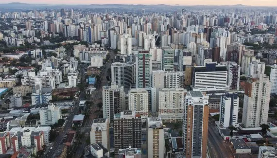 Programa Facilita Mais reduz burocracia para abrir empresas em Curitiba