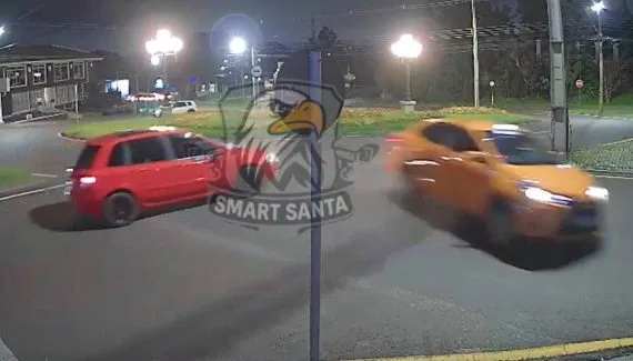 Até quando? Câmera flagra novo acidente em cruzamento polêmico de Curitiba