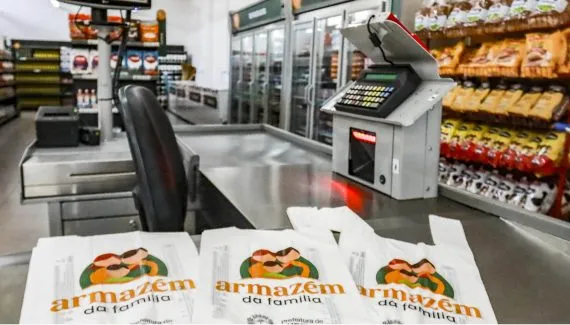 Armazéns da Família oferecem descontos em alimentos pelo aniversário de Curitiba