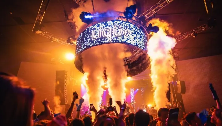 Festa e nostalgia: antiga balada eletrônica de Curitiba está de volta