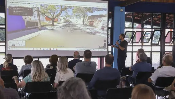 Prefeitura apresenta mudanças viárias do Novo Inter 2 a moradores das Mercês