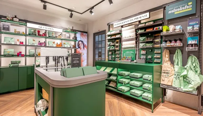 Nascido em Curitiba, O Boticário é o maior varejo de beleza do mundo