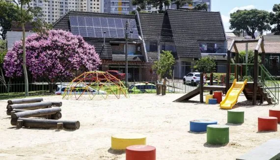Nova praça em Curitiba ganha investimento de mais de meio milhão para revitalização