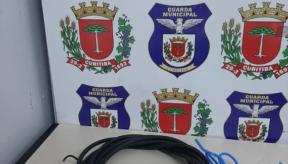 Guarda Municipal prende suspeito de furtar fiação de semáforo em Curitiba