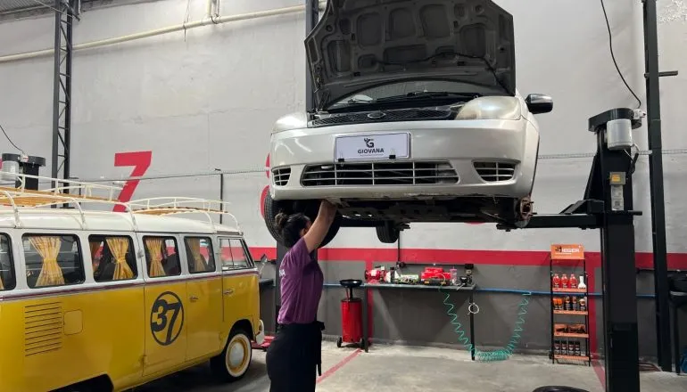 Seis dicas para não ser enganada na compra ou manutenção do carro  