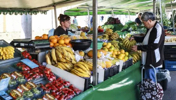 Curitiba tem 11 feiras de arte e produtos frescos neste domingo