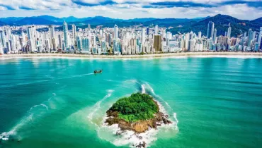 Balneário Camboriú, em Santa Catarina, tem o metro quadrado mais caro do Brasil