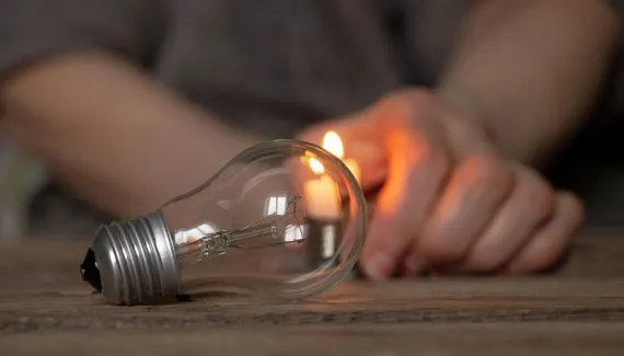 Semana começa no escuro para moradores de Curitiba; veja onde e quando vai faltar luz