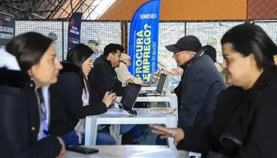 Com saldo positivo, Curitiba lidera geração de empregos no Brasil