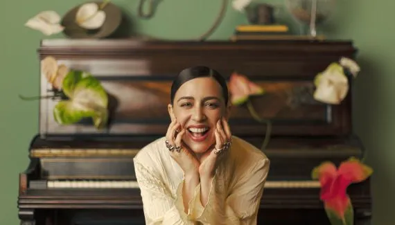 Roberta Sá celebra 20 anos de carreira com show em Curitiba