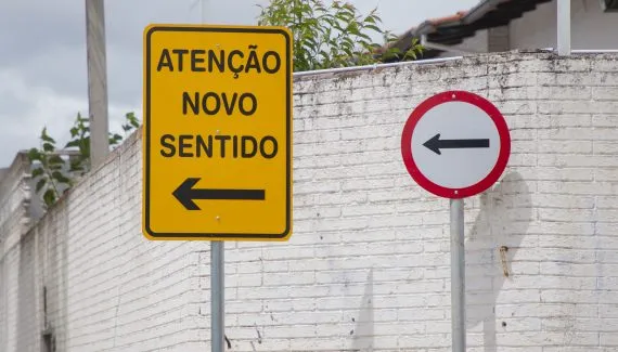 Rua no Sítio Cercado terá sentido único a partir desta terça-feira