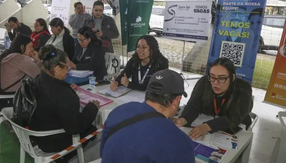 Mutirão oferece 5,8 mil vagas de emprego no Centro de Curitiba nesta quarta